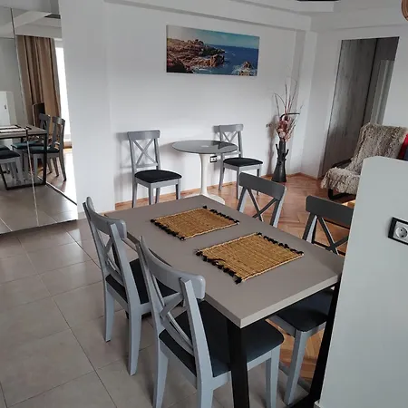 Botanical Garden Apartment *