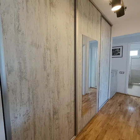 Botanical Garden Apartment *